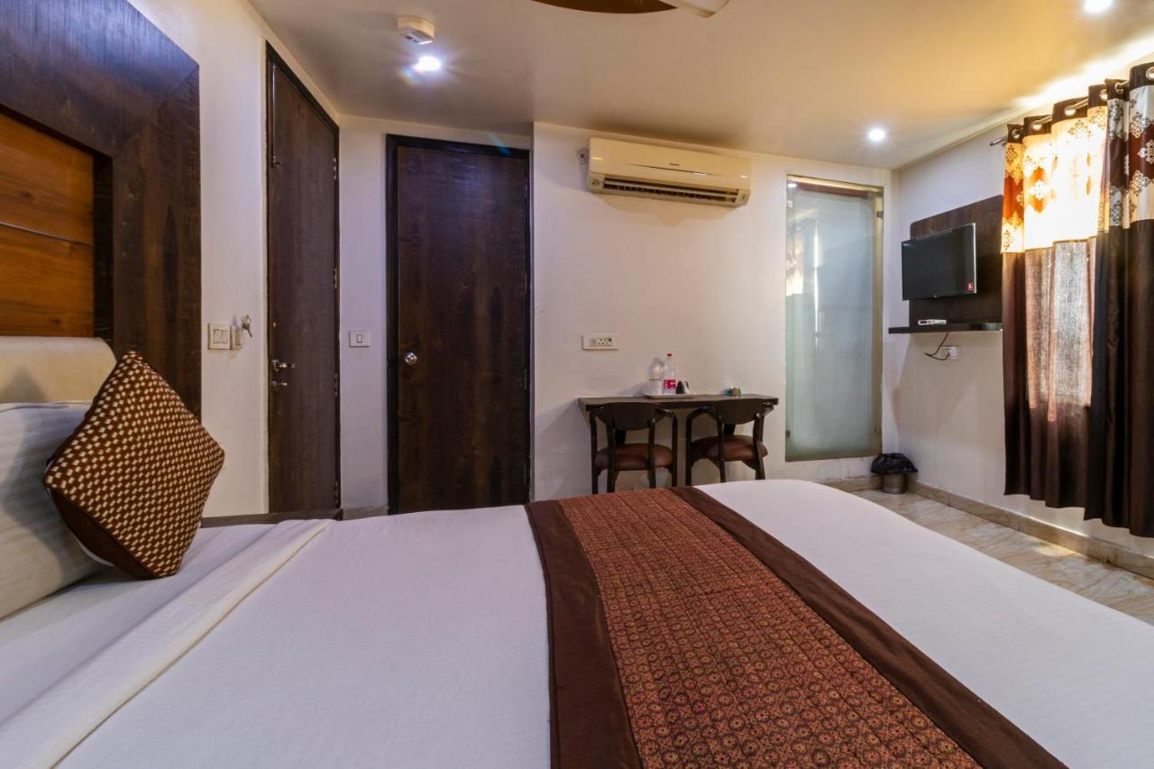 Hotel The Amour Dx Near Igi Airport Delhi 뉴델리 외부 사진