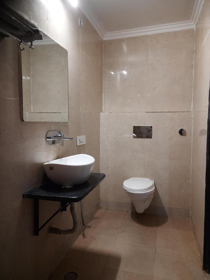 Hotel The Amour Dx Near Igi Airport Delhi 뉴델리 외부 사진