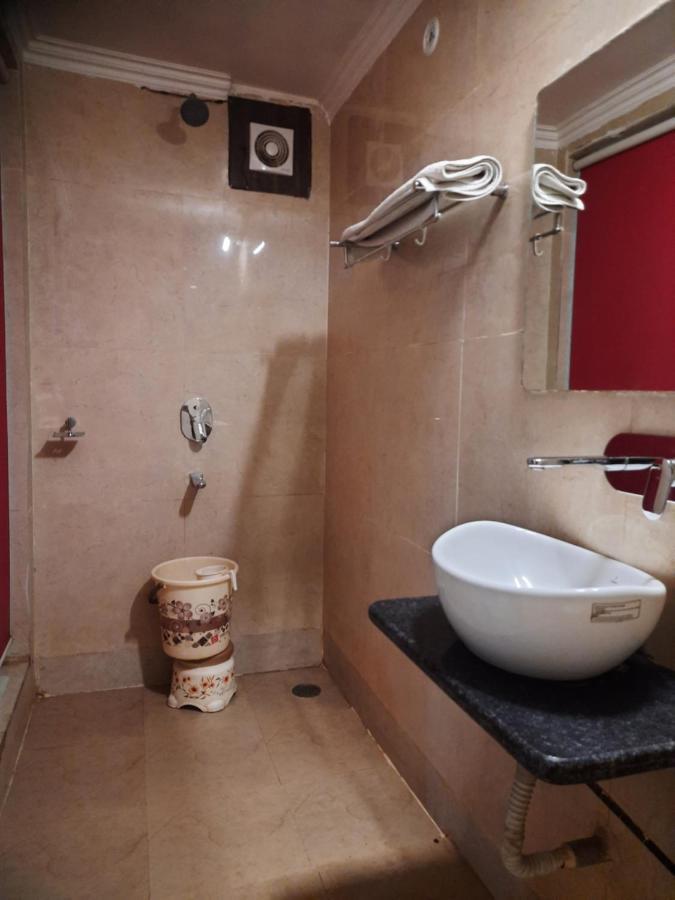 Hotel The Amour Dx Near Igi Airport Delhi 뉴델리 외부 사진